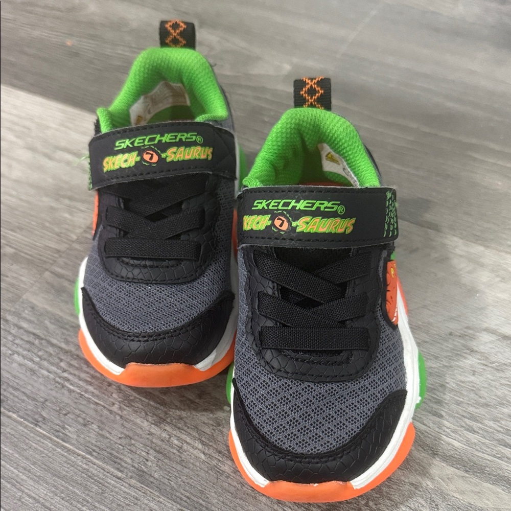 Skechers Kids' Light Up Black and Green Sneakers